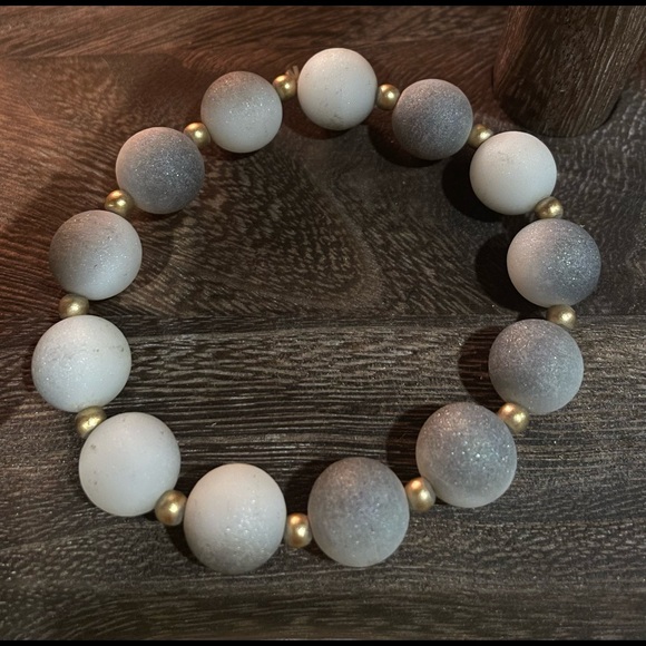 ✨2/$10 Wooden Bead Bracelet Set - Picture 4 of 7